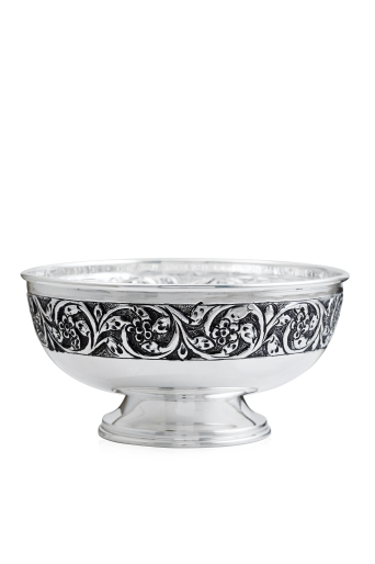 Adorn your Dining table with the Food Bowl crafted using Silver