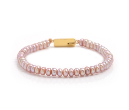 Peach colour Seed pearls stringed in bracelet