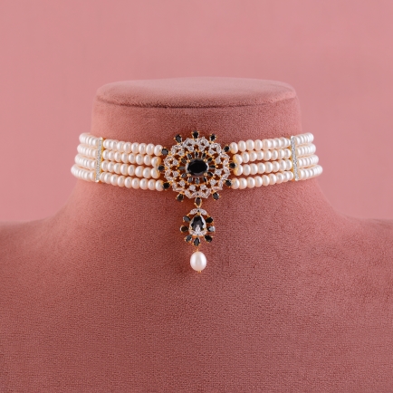 Pearl choker set  with blackstone