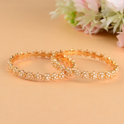 Flower Pattern Pearl Bangle