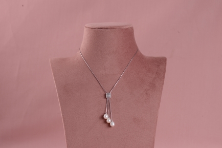 Silver chain with Pearl Pendant
