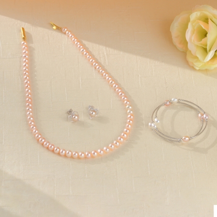 Fresh Water Pearl String with Bracelet and Pearl Eariings