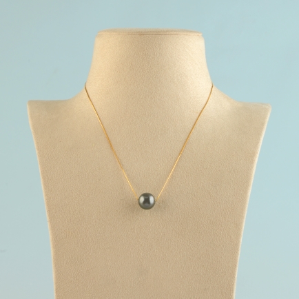Gold Chain with Tahitian Pearl