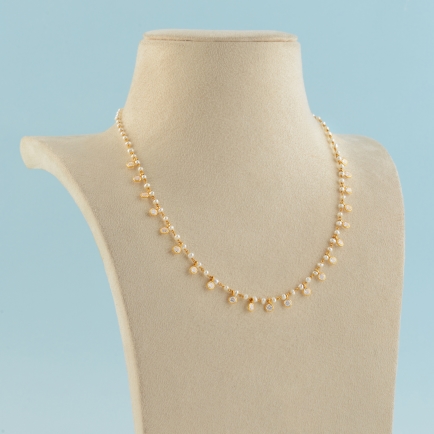 Pearls with Seizures Gold String