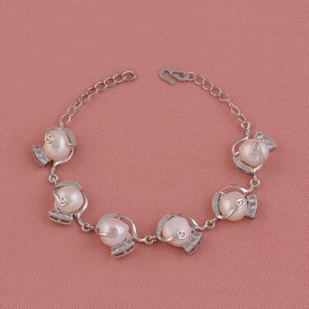 Fancy Pearl Bracelet for Women