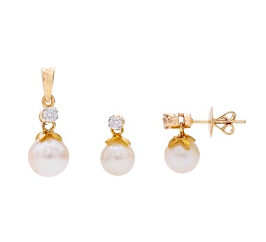 Pearl & Diamond Drop Earrings & Pendant