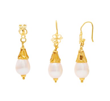 Pearl Pear Drop Earrings & Pendant