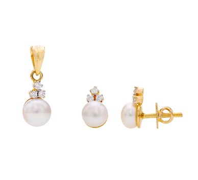 Pearl & Diamond Flower Studs & Pendant