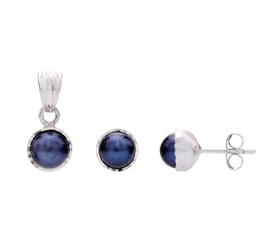 Black & White Pearl Stud Earrings & Pendant