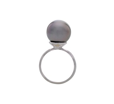 Classic Pearl Finger Ring