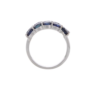 Blue Sapphire & Diamonds Finger Ring