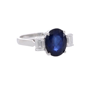 Blue Sapphire & Diamonds Finger ring