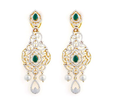 Diamomd Earring with  Pear shape emerald and the pearl drops