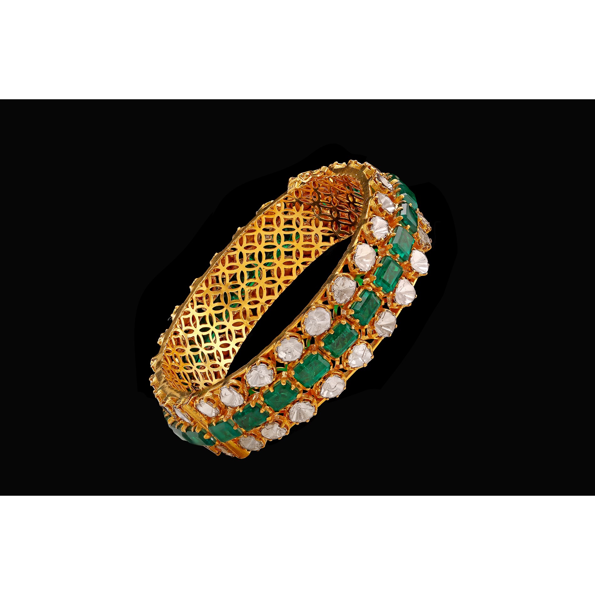 Dazzling Polki Diamond Bangles  Latest Jewellery Designs  Bangles jewelry  designs Bangles Gold jewelry fashion