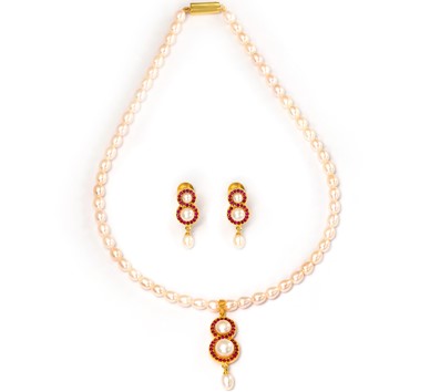 White Pearls Necklace & Earrings in Red czs -H3502