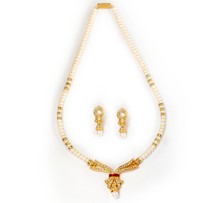 Pearls Necklace set with Earrings in White czs - H3370